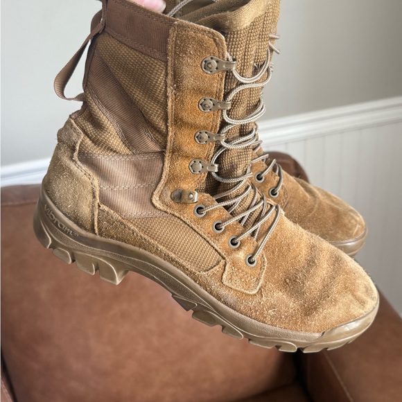 Garmont tactical boots size 8 - Picture 1 of 3